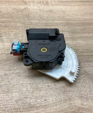 Toyota Land Cruiser (J150) Air flap motor/actuator 0638000172