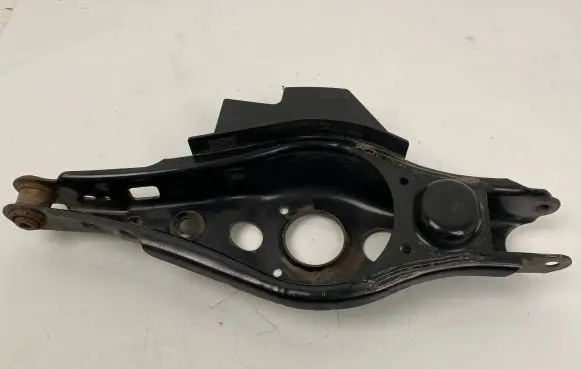 Rear control arm