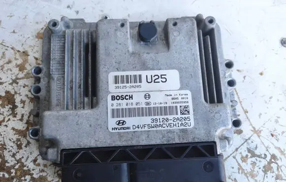 Hyundai i40 Engine control unit/module 391252A205 0281018051 391202A205