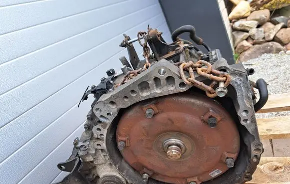 Toyota Avensis T270 Automatic gearbox 0811070276 U660D R81113
