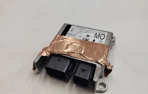 Ford Mondeo MK IV Engine control unit/module 7S7T14B056AC 670014456301 0285010157