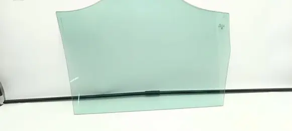 Volkswagen PASSAT B7 Rear door window glass 43R00082 A011404 DOT90M40AS2