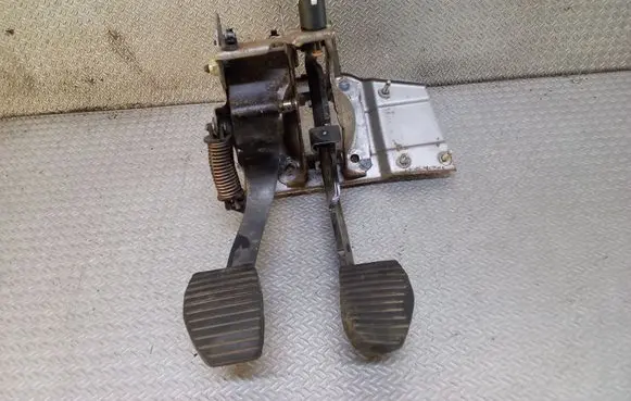 Peugeot 1007 Pedal assembly 