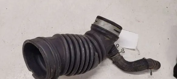 Toyota Avensis T270 Air intake hose/pipe 178810R020