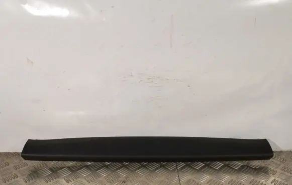 KIA Sorento Tailgate trim 81760C5000