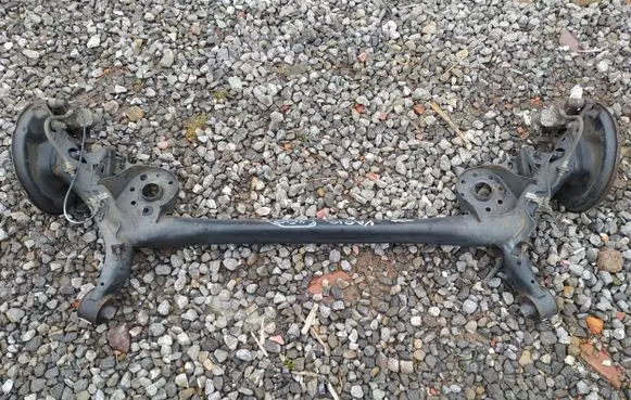 Toyota Yaris Rear axle beam with reductor 