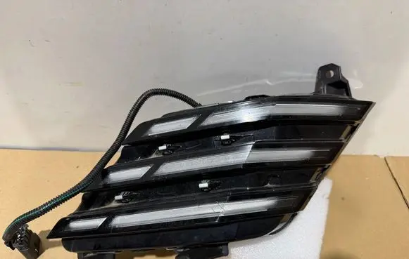 Peugeot 3008 III Front fog light 9840873180