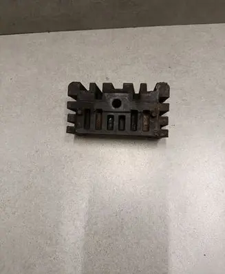 Volkswagen Touareg II Jacking socket point 7L8804123