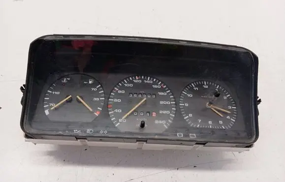 Volkswagen PASSAT B4 Speedometer (instrument cluster) 357919033S 6160462009