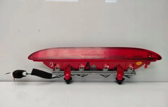 KIA Venga Third/center stoplight 