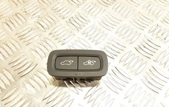 Volvo XC40 Tailgate/boot open switch button 31674801