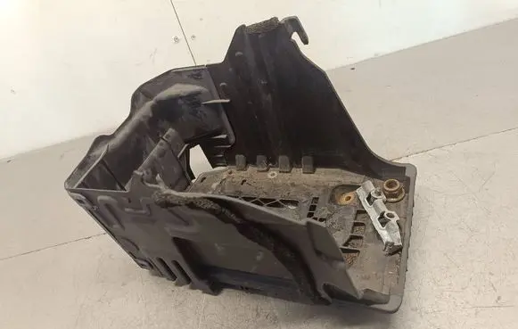 Volvo XC60 Battery box tray 31349472