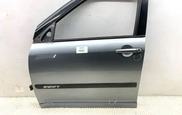 Suzuki Swift I Front door 