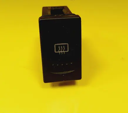 Volkswagen PASSAT B5 Windscreen/window heater switch 3B0959621C