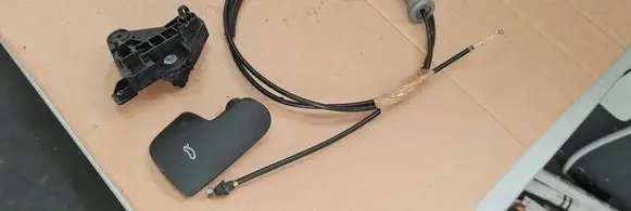 Audi Q3 F3 Engine bonnet (hood) release handle 83B823633 83B823535A