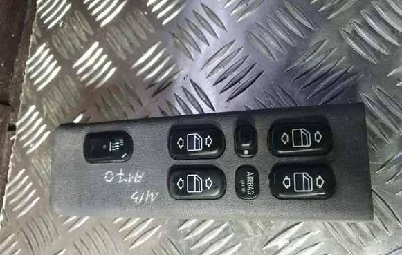 Mercedes-Benz A W168 Electric window control switch 1688202810 03753200