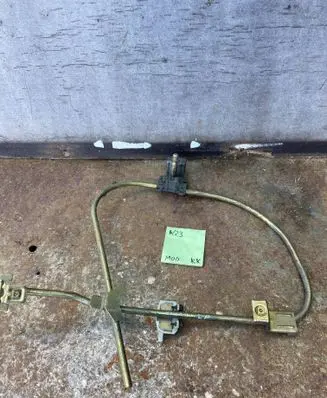Renault Clio I Front door manual window regulator 