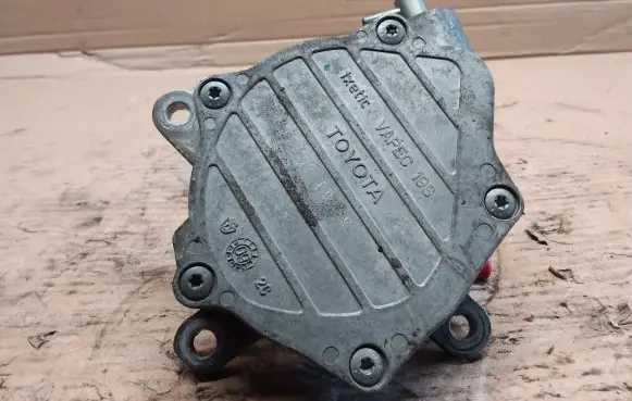Toyota Avensis T270 Vacuum pump