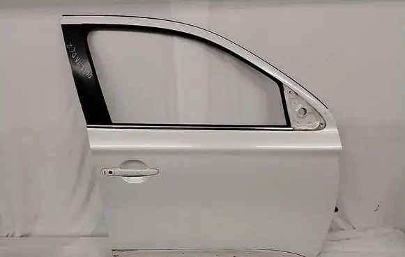 Mitsubishi Outlander Front door 5700B844