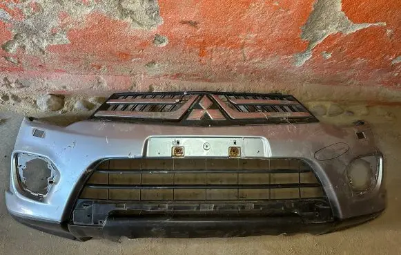 Mitsubishi Pajero Sport II Front bumper 6400f724zz 6400f725zz