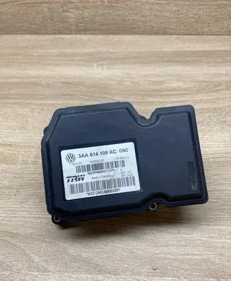Volkswagen PASSAT B7 ABS Pump 3AA614109AC 17654043