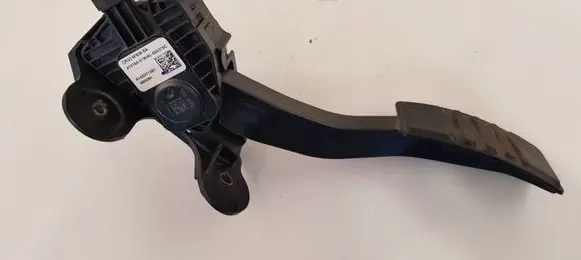 Ford Mustang V Accelerator throttle pedal CR339F836BA