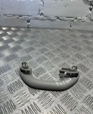 Volkswagen Golf V Rear interior roof grab handle