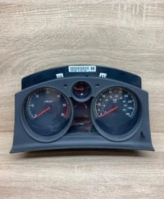 Opel Zafira B Speedometer (instrument cluster) 13251605