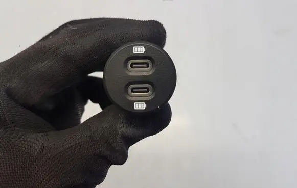 Porsche Macan (95B) USB socket connector 95B035252B