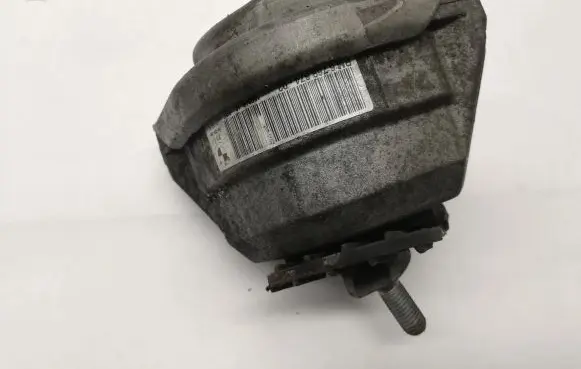 BMW 5 E60 E61 Engine mount bracket 676987402