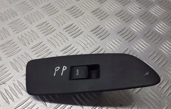 Toyota Auris 150 Electric window control switch 74231-02530