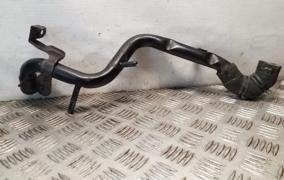 Volkswagen PASSAT B5.5 Engine coolant pipe/hose 038121071S