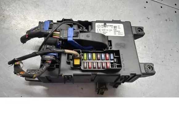 Fiat Punto (199) Central body control module 28048593
