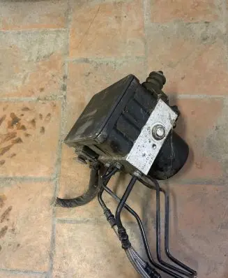 Volkswagen Golf V ABS Pump 1K0614517