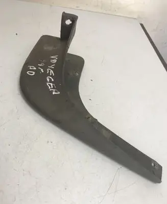 Chrysler Voyager Front mudguard 4676975