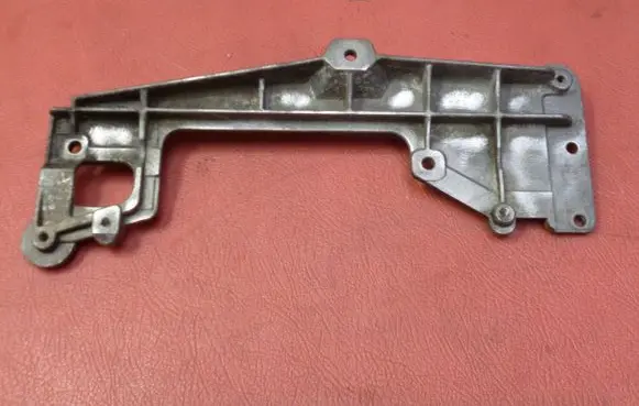Volkswagen Golf V Engine mounting bracket 03G131159