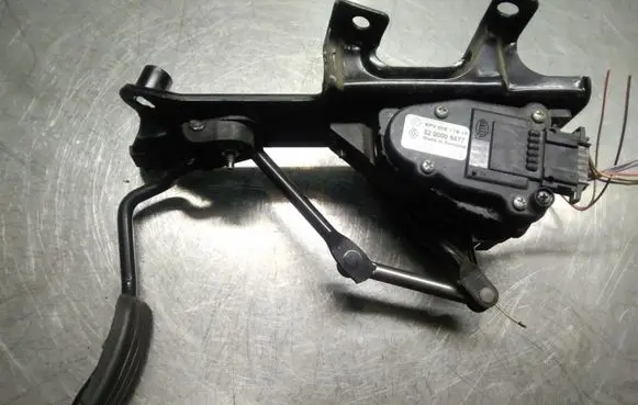 Saab 9-5 Accelerator pedal position sensor 8200008477