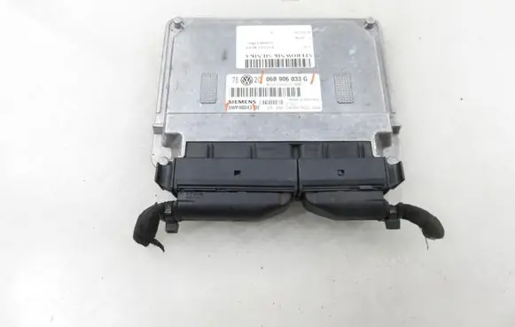 Volkswagen PASSAT B5.5 Engine control unit/module 5WP40043 06B906033G