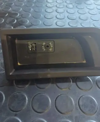 BMW 4 F32 F33 AUX in-socket connector 9207357