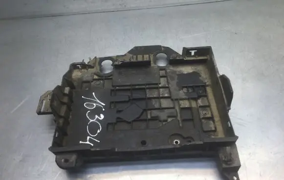 Renault Clio III Battery tray 8200314273 54089