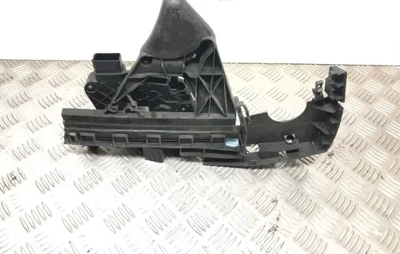 Volvo S40 Front door lock 30663576 992770 9240005
