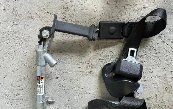 Tesla Model S Front seatbelt 2466187AB 101878803B 0589P1000416