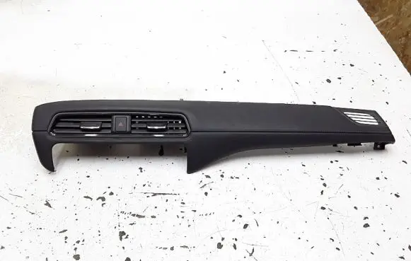 Nissan Leaf II (ZE1) Panel trim 684205sh0b