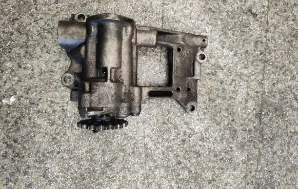 BMW 5 E60 E61 Oil pump 2247212 670815720