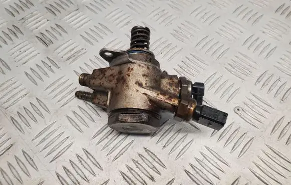 Audi A6 S6 C7 4G Fuel injection high pressure pump 06E906051K