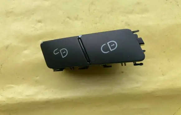 Mercedes-Benz C W204 Central locking switch button A2048706410