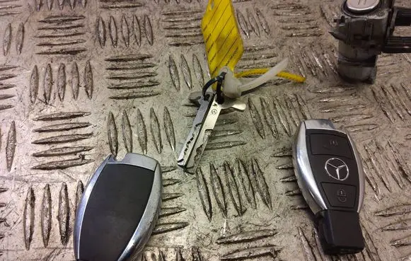 Mercedes-Benz A W176 Ignition key/card 