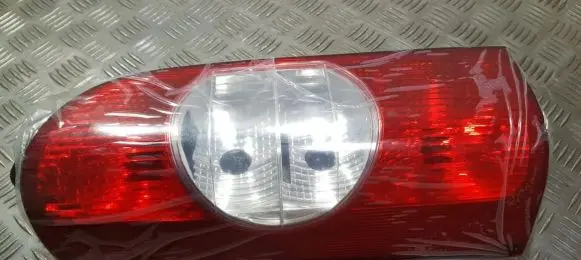 Renault Master II Rear/tail lights E412108