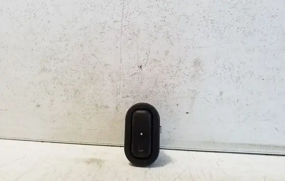 Opel Zafira A Electric window control switch 90561388