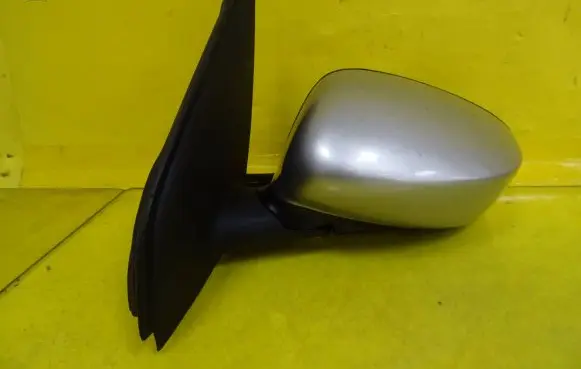 Front door electric wing mirror